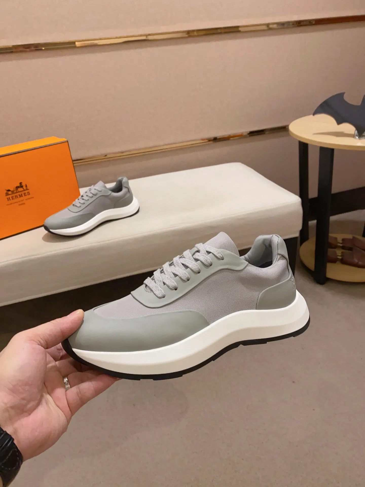 Men's clothing and shoes💰: 600💰《HERMES》【Classic Original Version】Hermès; Top 🔝 Purchasing Agency 🔍🔍Men's latest 🇺🇸 counters are on sale simultaneously, original imported from Italy ▲▲Silk cowhide with breathable fabric ▲▲ (high-end and expensive Qi·Grade) Exquisite workmanship (Italian 🇮🇹Imported water-dyed 🐂cowhide lining) Sole: Original sole provided by the original factory, ⚠️Exclusive double-layer activity·TPR·Rubber·Combined molded outsole; Super·comfortable·wear-resistant·non-slip·environmental protection The real thing is more beautiful if you take the real thing (high quality, follow the order), you can enter and exit the counter at will * Number of yards: 38·39·40·41·42·43·44# (can be customized 45.)